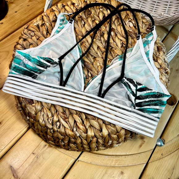 Pink bra - Picture 2 of 3